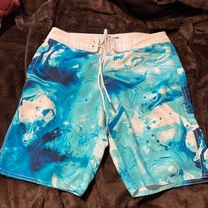 Men’s swimming trunks